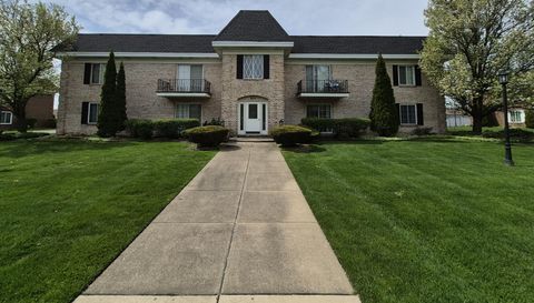 910 Camellia Dr APT 11