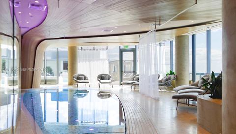 1000 Brickell Plz