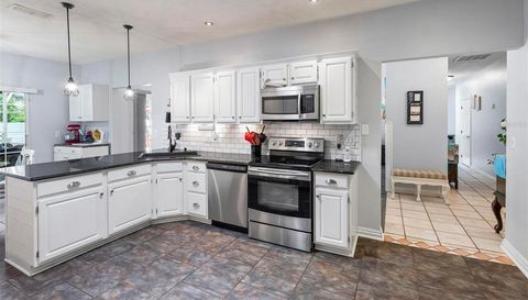 27 WINDING CREEK WAY
