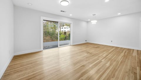 42 W Belle Isle Rd NE