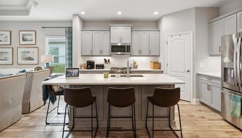 10025 Lake Wales CIRCLE