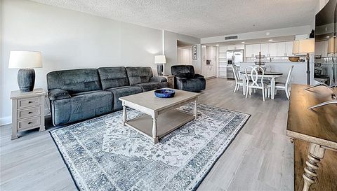 400 ISLAND WAY