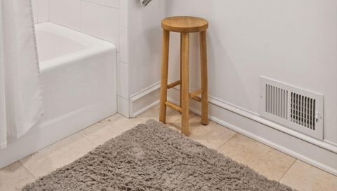 129 Chicago Avenue N