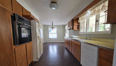 8 N Greenwood Avenue