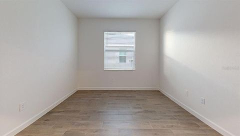 7949 LAKES EDGE LANE