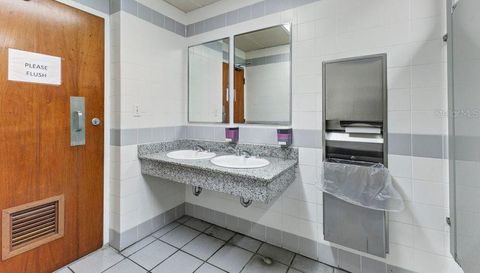 207 Calle Del Parque