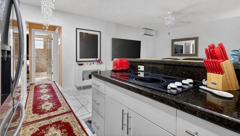 1820 Venice Park Dr