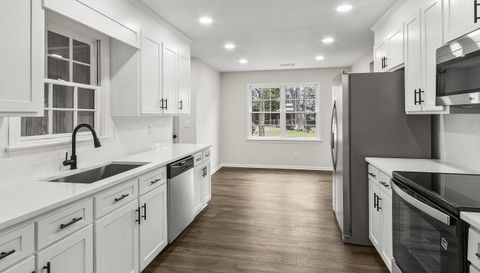 1148 Independence Dr