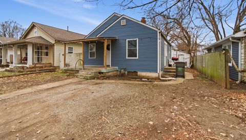 1223 N Centennial St