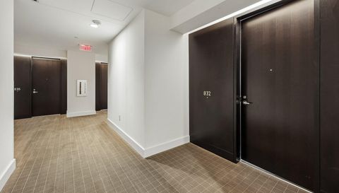 2408 Victory Park Ln