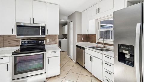 7111 GATEWAY COURT