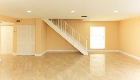 547 North Pine Island Road