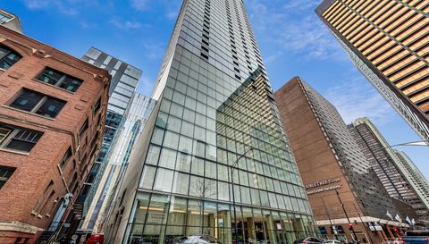 600 N Fairbanks Court