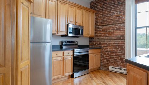 130 Main St APT 2D