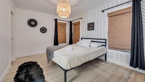 2707 Burlington Blvd