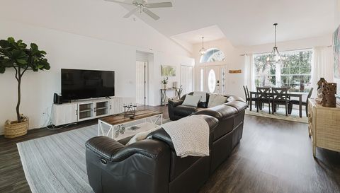 240 N Country Club Dr