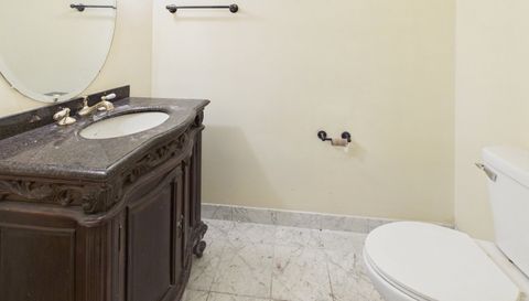 1412 W Diversey Parkway