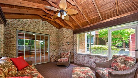 6643 Greenoak Dr