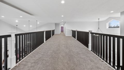 2252 Applegrove St NE