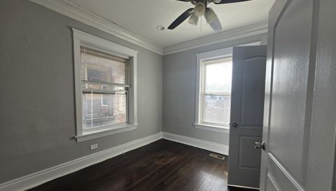 6738 S Prairie Avenue