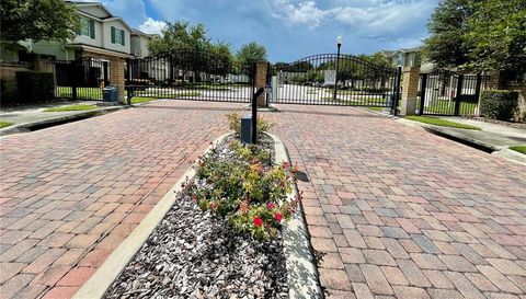 7522 ALOMA PINES COURT