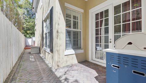 423 SW 16th St
