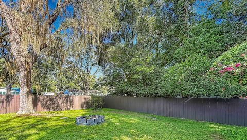 2301 NE 32nd Pl