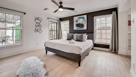 2707 Burlington Blvd