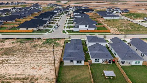 8038 Magnolia Prairie Ln