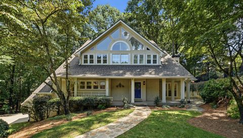 310 Woodlake Ct