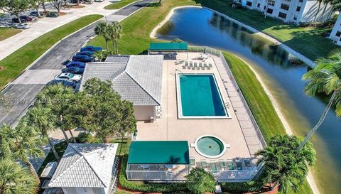 6049 Balboa Cir