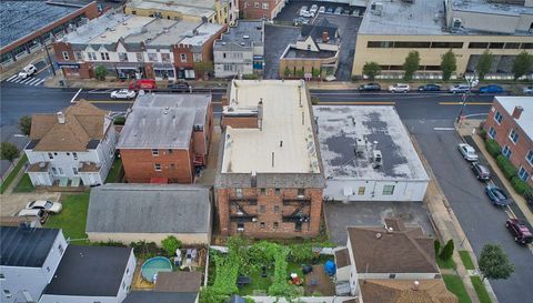 203 Willis Ave