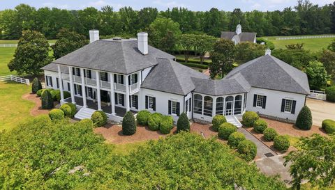 579 Lexington Dr