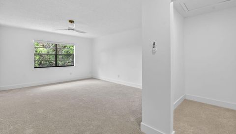 9272 Vista Del Lago