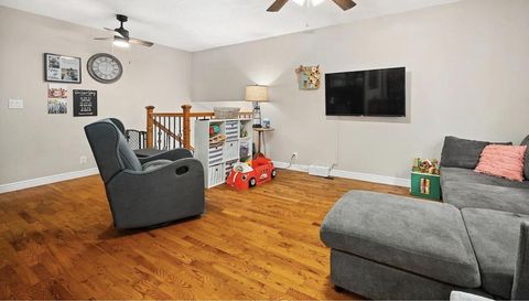 212 N Ostrom Ave