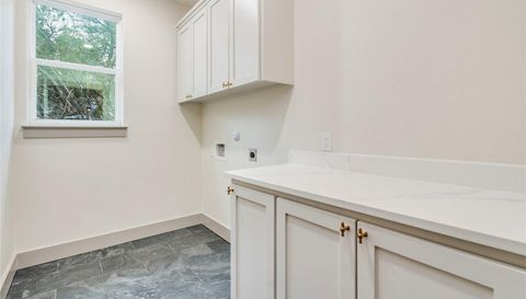 8 Huisache LN