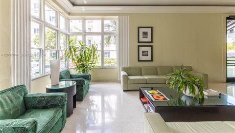 2421 Lake Pancoast Dr