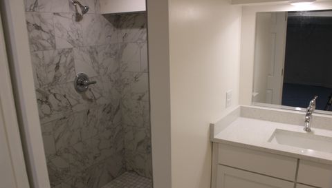 1052 W 111th Pl