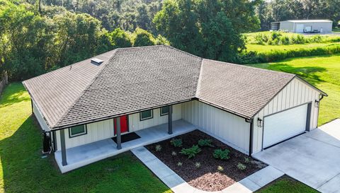 14217 Camelot Pl