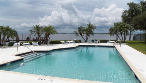 4139 Moon River Circle