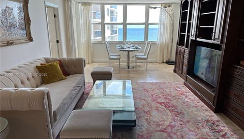 6039 Collins Ave