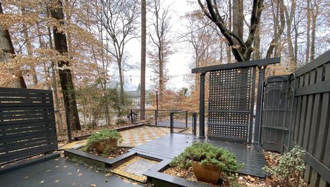 1803 White Oak Hollow NE