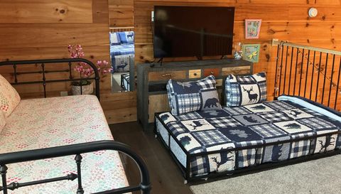 910 English Mountain Rd