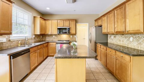 392 Cherry Tree Ln NE