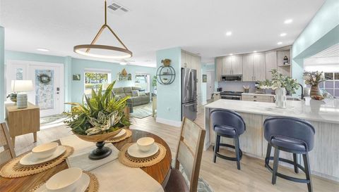 1015 SPINDLE PALM WAY