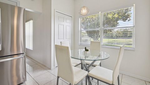 106 Woodbury Pines Cir