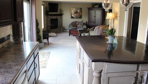 1027 Blackthorn Cove