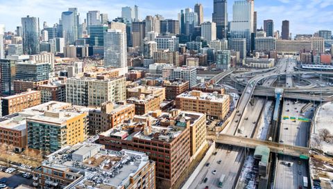 913 W Van Buren Street