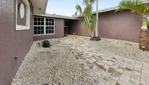 2100 NE 24th St