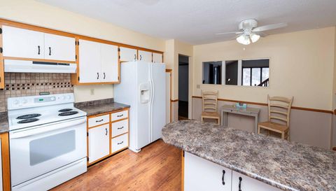 8125 Spring Valley Road